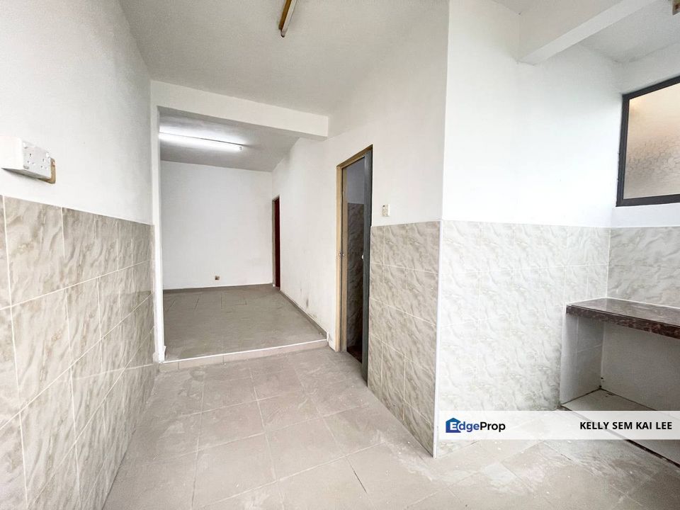 Taman Daya｜Jalan Nibong｜Flat Level 4｜Renovated｜Full Loan, Johor, Johor Bahru