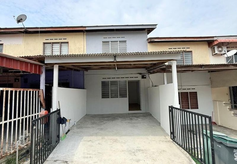 Taman Sri Jaya, Labis