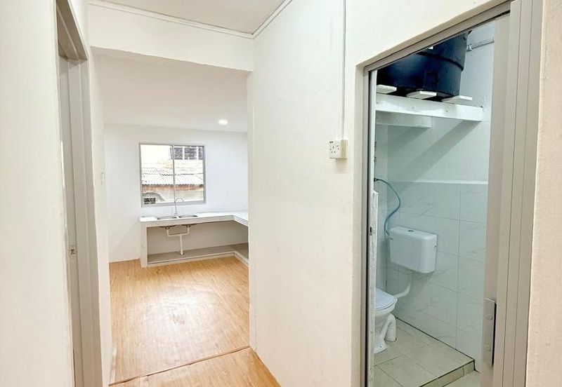 Taman Sri Jaya, Labis