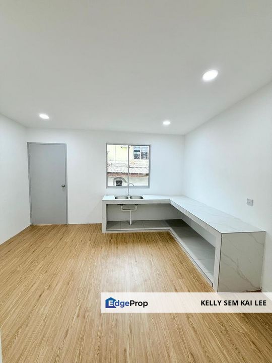 Labis｜Taman Mewah｜Jalan Cenderawasih｜2-Storey House｜Renovated, Johor, Labis