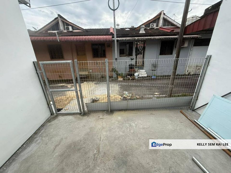 Labis｜Taman Labis Jaya｜Jalan Bunga Chempaka｜Double Storey Low, Johor, Labis