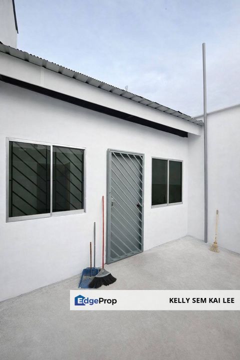 Labis｜Taman Labis Jaya｜Jalan Bunga Chempaka｜Double Storey Low, Johor, Labis