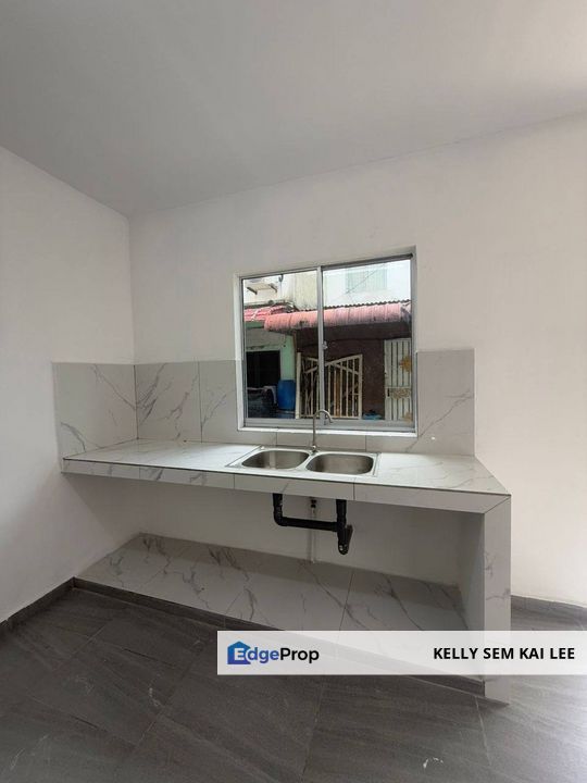 Taman Flora Jaya｜Batu Pahat｜Double Storey Medium Low Cost｜Unblock, Johor, Batu Pahat