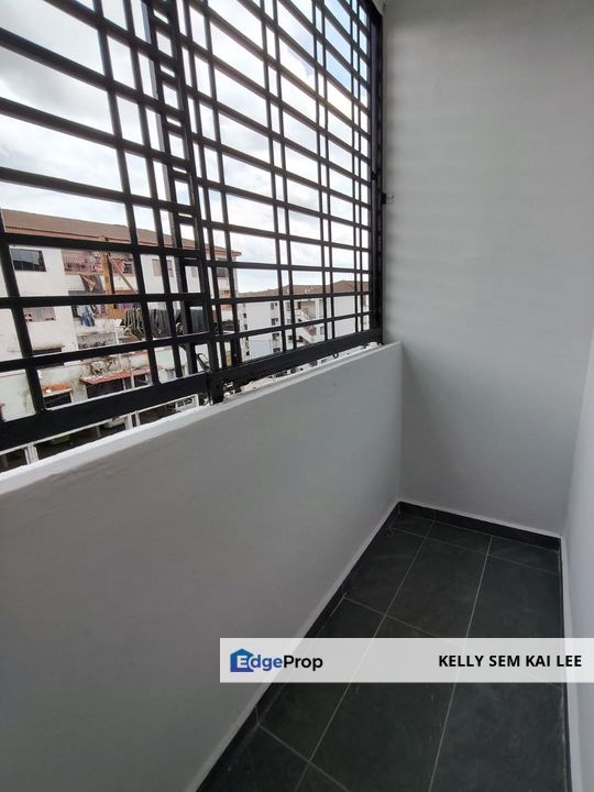 Bandar Seri Alam｜Masai｜Tasek 64｜Low Cost Flat｜Renovated｜Level 4, Johor, Masai