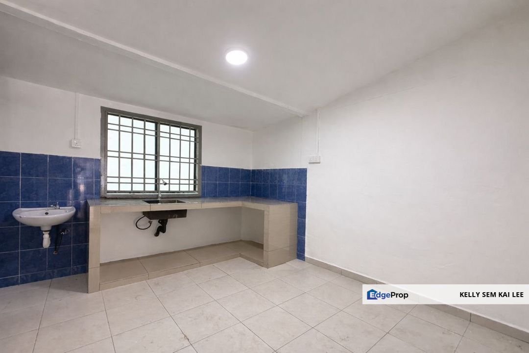 Kampung Oren｜Ulu Tiram｜1-Storey Low Cost House｜Renovated, Johor, Ulu Tiram