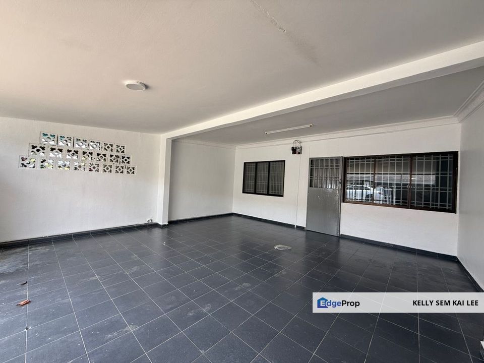 Kampung Oren｜Ulu Tiram｜1-Storey Low Cost House｜Renovated, Johor, Ulu Tiram