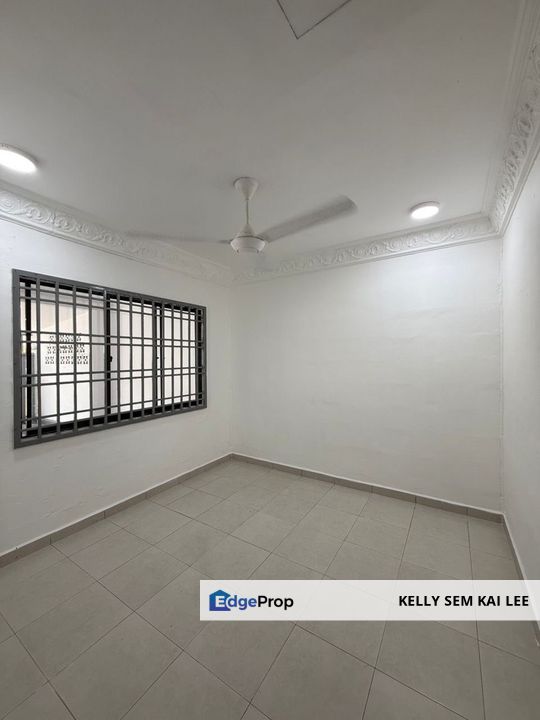 Kampung Oren｜Ulu Tiram｜1-Storey Low Cost House｜Renovated, Johor, Ulu Tiram