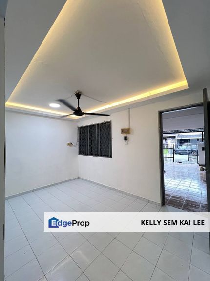 Kempas Jalan Dataran Double Storey Low Cost Renovated 3bed 1bath, Johor, Johor Bahru