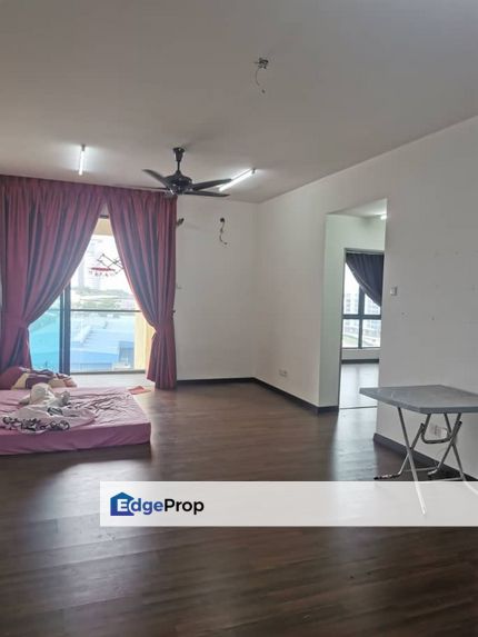 Seri Kembangan, Silk Sky Partially Furnished 3b2b for Sale, Selangor, Balakong