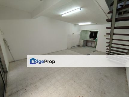 Desa Setapak, 3-Storey Terrace House 3bedrooms Partially Furnished for Sale, Kuala Lumpur, Wangsa Maju