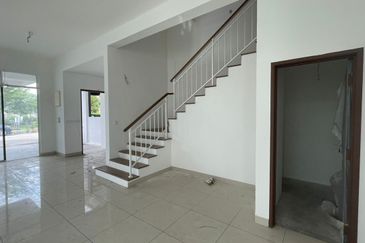 Taman Aston Timur 🔥 3 Storey Terrace End Lot Bare Unit in Bukit Mertajam