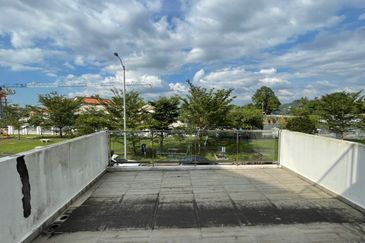 Taman Aston Timur 🔥 3 Storey Terrace End Lot Bare Unit in Bukit Mertajam