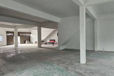 2 Storey Corner Shoplot 🔥 Fully Extended Facing Jalan Permatang Tinggi