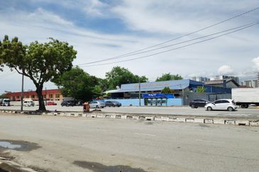 Refurbish 2 Storey Light Industrial 🔥 Facing Main Road Jalan Mak Mandin