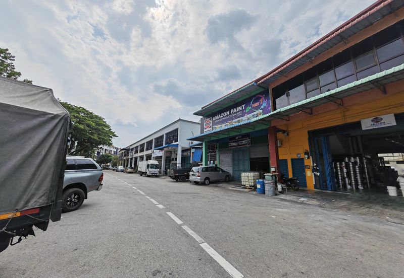 Light Industrial 🔥 1.5 Storey Terrace in Kawasan Industri Ringan Mak Mandin