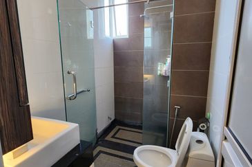 Worth Buy 🔥 Nice Fully Renovated Orange 3 Condo in Butterworth