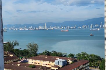 Worth Buy 🔥 Nice Fully Renovated Orange 3 Condo in Butterworth