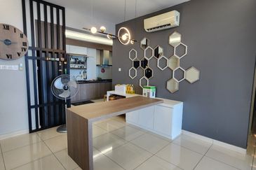 Worth Buy 🔥 Nice Fully Renovated Orange 3 Condo in Butterworth