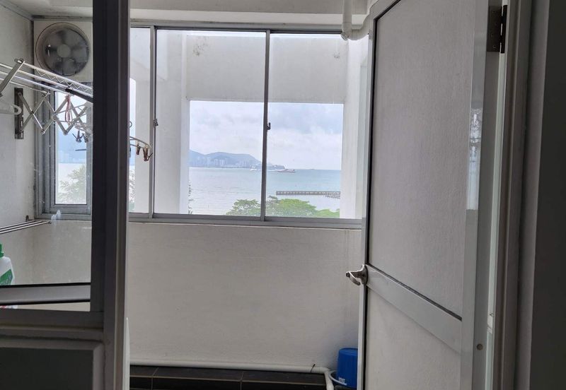 Worth Buy 🔥 Partial Furnished Renovated Orange 3 Condo in Butterworth