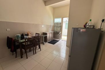 Pearl Residence 🔥 2 Storey Terrace Partial Furnished in Simpang Ampat