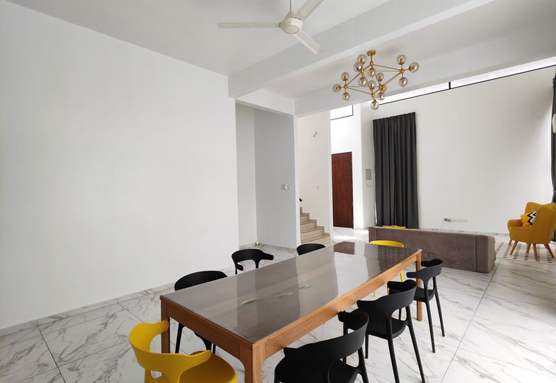 Abel Residence 🔥 Gated 2 Storey Zero Lot Bungalow Renovated near Icon City