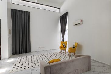 Abel Residence 🔥 Gated 2 Storey Zero Lot Bungalow Renovated near Icon City