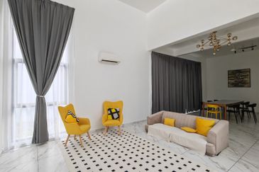 Abel Residence 🔥 Gated 2 Storey Zero Lot Bungalow Renovated near Icon City