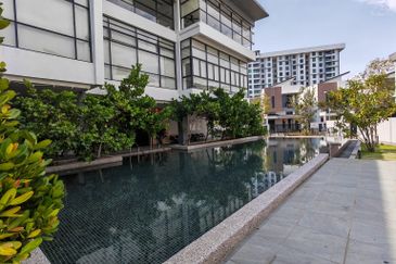 Abel Residence 🔥 Gated 2 Storey Zero Lot Bungalow Renovated near Icon City