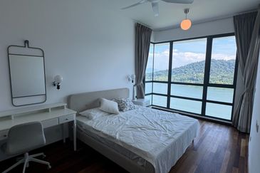 Queens Residences @ Queens Waterfront