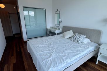 Queens Residences @ Queens Waterfront