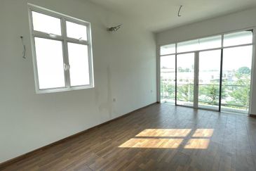 Aston Park East (Taman Aston)