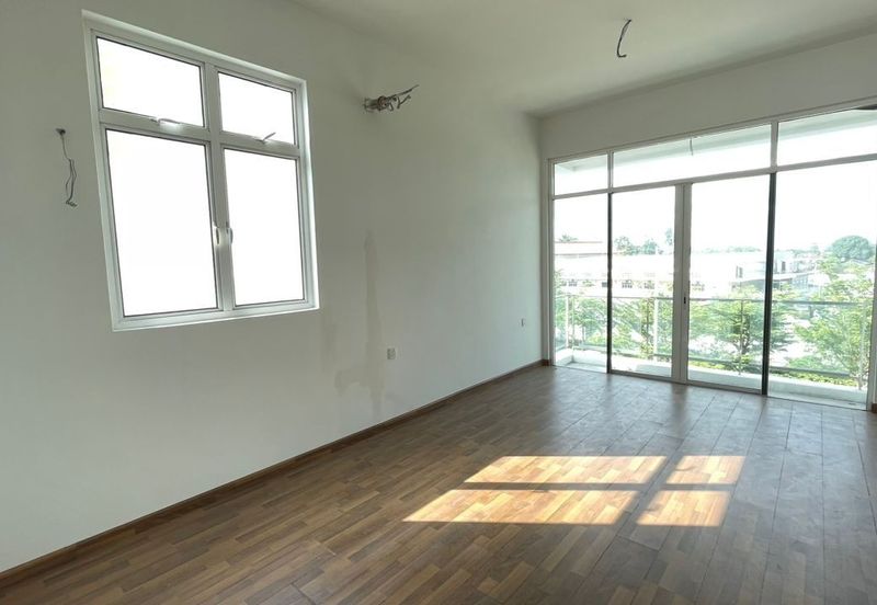 Aston Park East (Taman Aston)