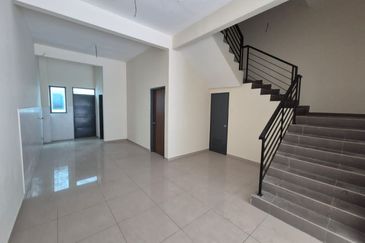 Spectrum Garden 🔥 2.5 Storey Terrace Bare Unit in Kota Permai