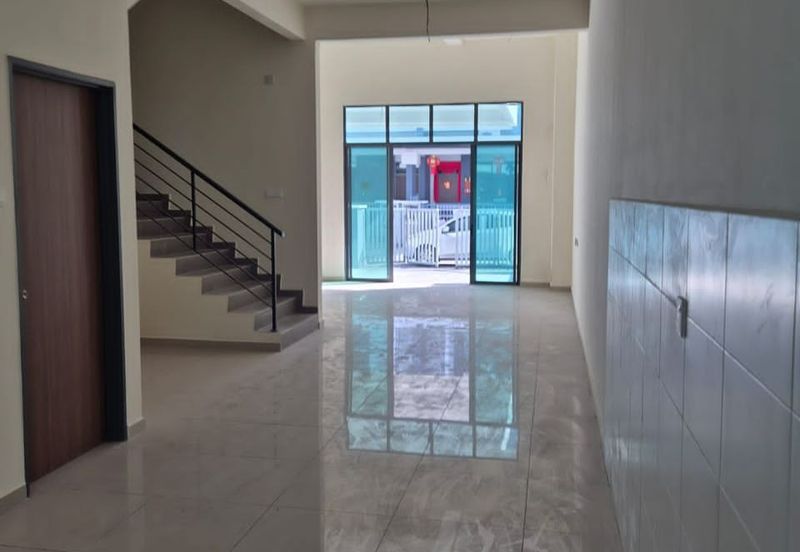 Spectrum Garden 🔥 2.5 Storey Terrace Bare Unit in Kota Permai