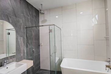 Taman Pinggiran Bukit Minyak