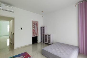 Taman Pinggiran Bukit Minyak