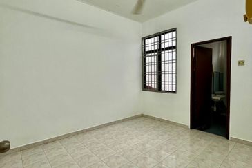 Taman Seri Janggus Partial Renovated 2 Storey Terrace For Sale in Alma Bukit Mertajam