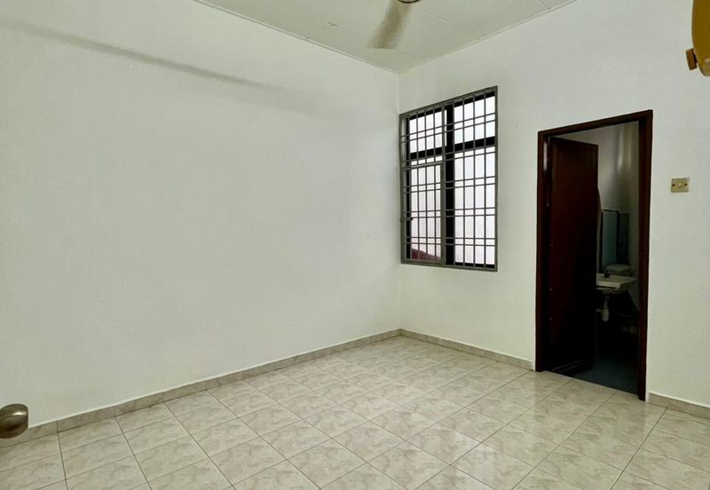 Taman Seri Janggus Partial Renovated 2 Storey Terrace For Sale in Alma Bukit Mertajam