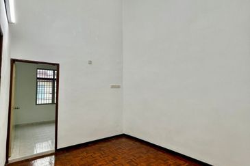 Taman Seri Janggus Partial Renovated 2 Storey Terrace For Sale in Alma Bukit Mertajam