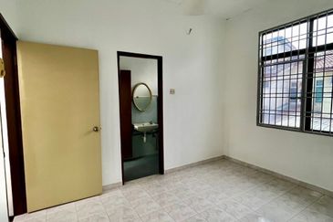 Taman Seri Janggus Partial Renovated 2 Storey Terrace For Sale in Alma Bukit Mertajam