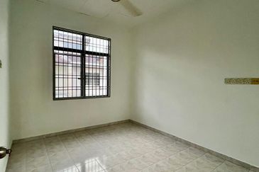 Taman Seri Janggus Partial Renovated 2 Storey Terrace For Sale in Alma Bukit Mertajam