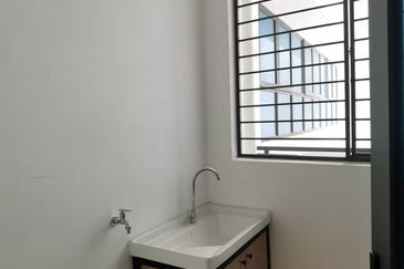 Queens Residences @ Queens Waterfront