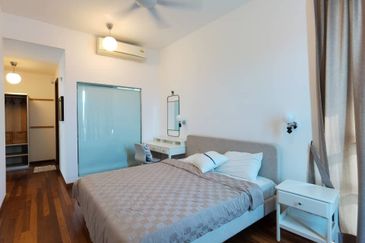 Queens Residences @ Queens Waterfront