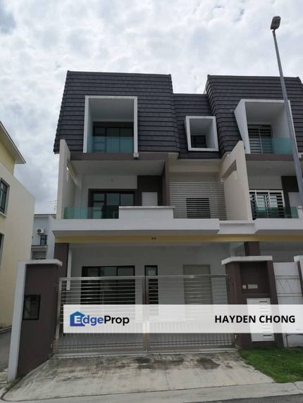 Kempas Utama | 2.5 Storey Terrace Endlot | 24x70 | End-Lot, Johor, Johor Bahru