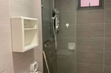 Gravit8 @ Klang South