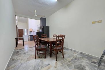 Taman Tepi Sungai ( Taman Teluk Pulai Indah )