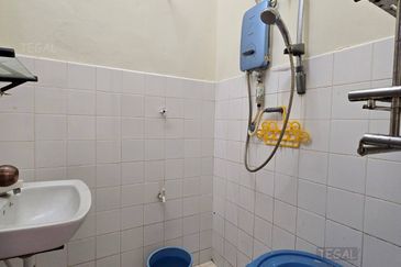 Taman Tepi Sungai ( Taman Teluk Pulai Indah )