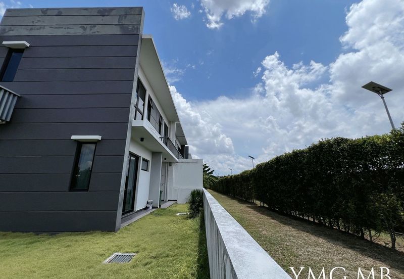 Lucent Residence @ twentyfive.7