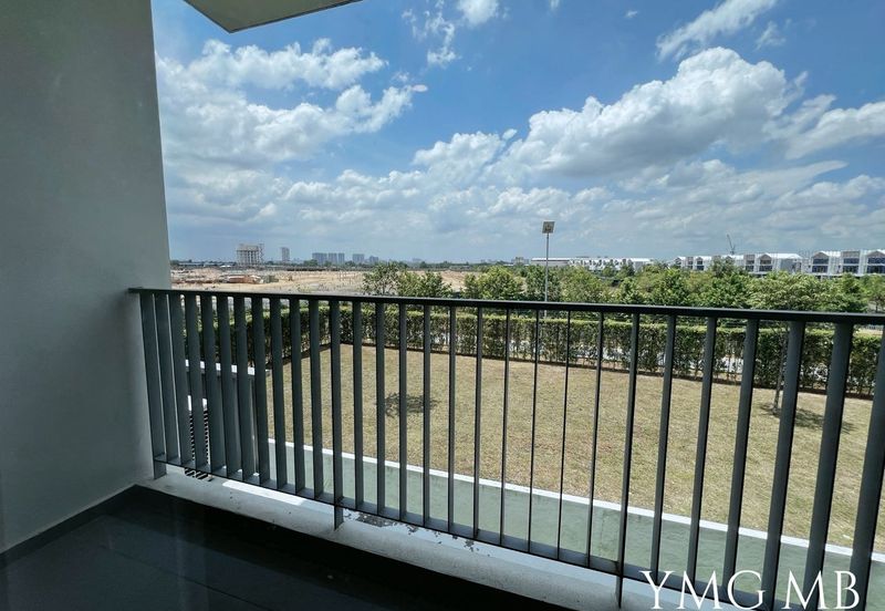 Lucent Residence @ twentyfive.7