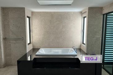 Duta Villa, Setia Alam